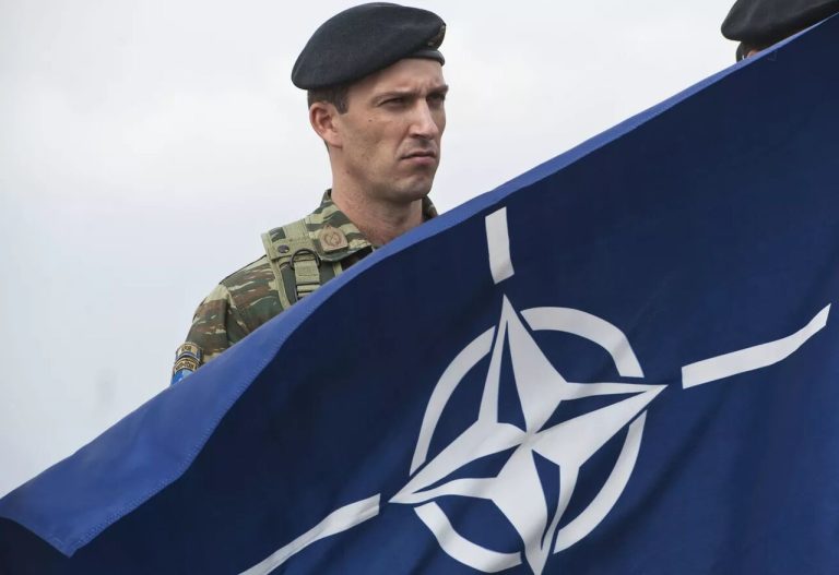 Financial Times: Is NATO Gearing Up for a Confrontation with Russia?