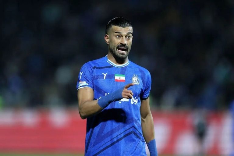 Rezaeian Commits to Esteghlal: Staying Put for the Future!
