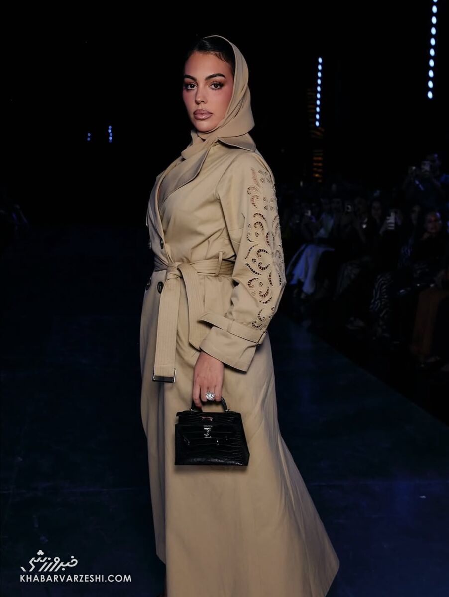 جورجینا رودریگس با استایلی شیک در هفته مد ریاض