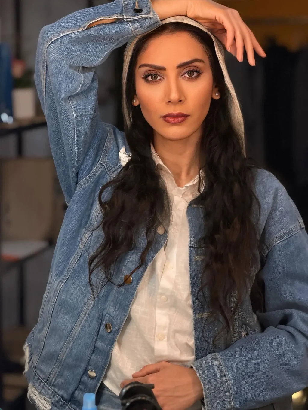 مونا فرجاد بازیگر زن جوان سینما از تیپ و استایل جنجالی اش در فضای مجازی رونمایی کرد