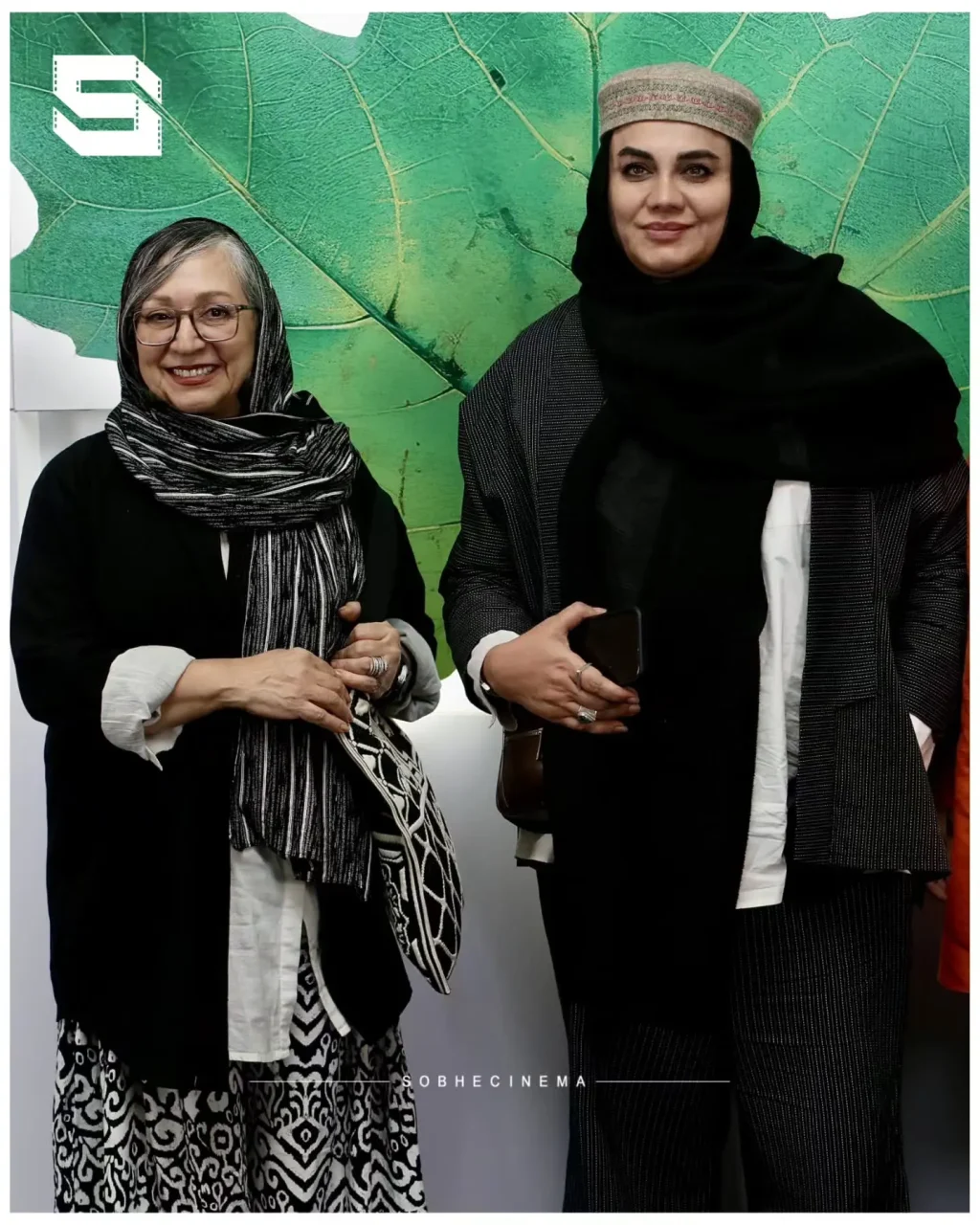 نرگس آبیار بازیگر زن ایرانی عکس جنجالی اش را با کلاه خاص سنتی!