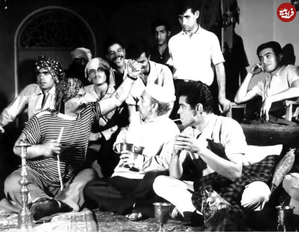 جمشید هاشم‌ پور بازیگر محبوب ایرانی در کنار بهروز وثوقی ۵۸ سال پیش با تیپ دیده نشده + عکس