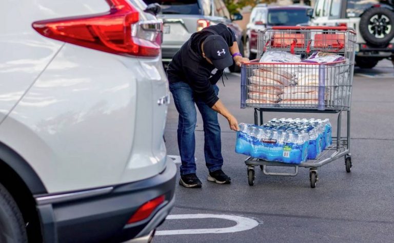 نظرسنجی: حدود ۶۰ درصد آمریکایی‌ها معتقدند وضعیت اقتصادی در دوره ترامپ ضعیف است