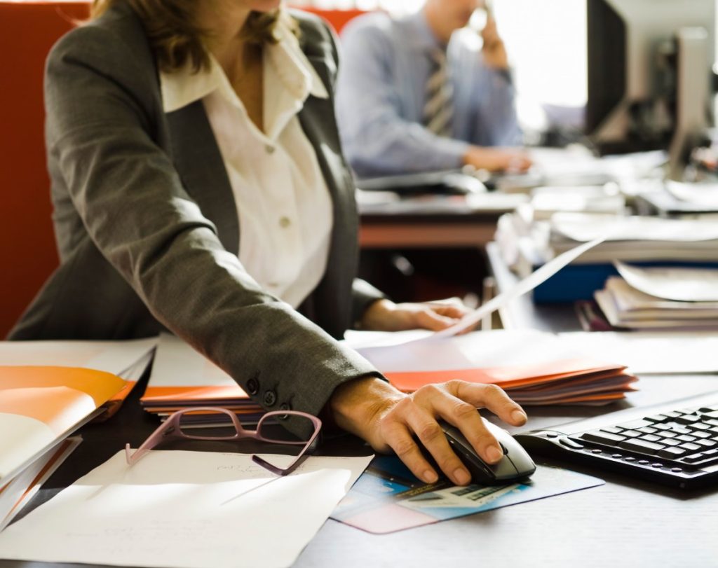 گزارش: هوش مصنوعی بیش از سایر اقتصادهای بزرگ به بریتانیا ضربه میزند