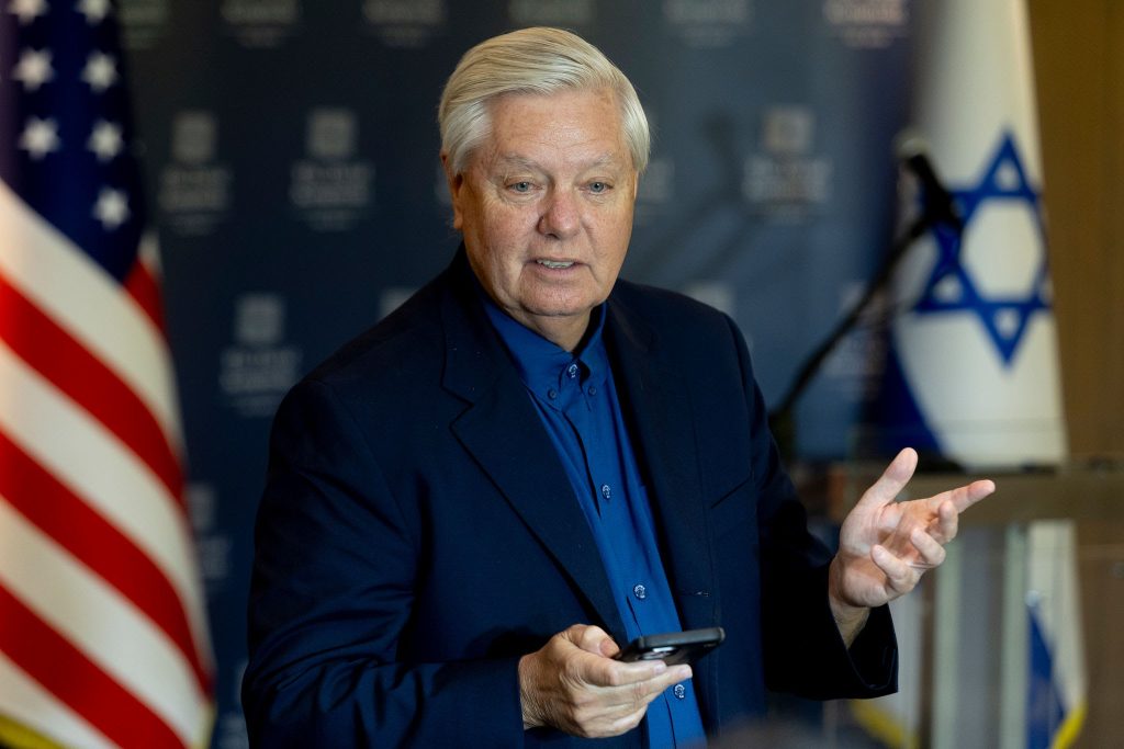 Tomahawk Gambit: Graham Presses Trump to Arm Ukraine