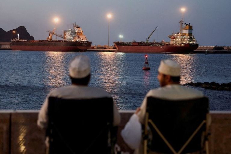 US Energy Secretary: Washington Still Prepping for Hormuz Tanker Escorts
