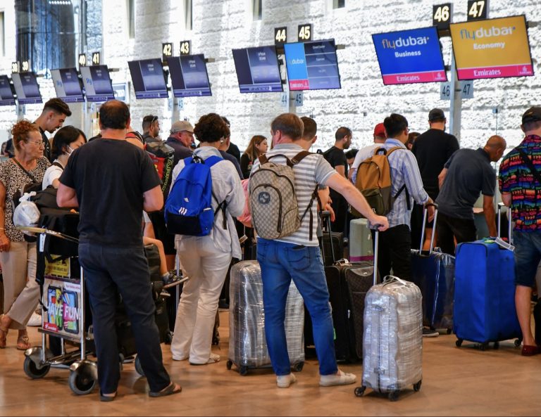 170,000 Israelis in Limbo as Flights Halt Abroad