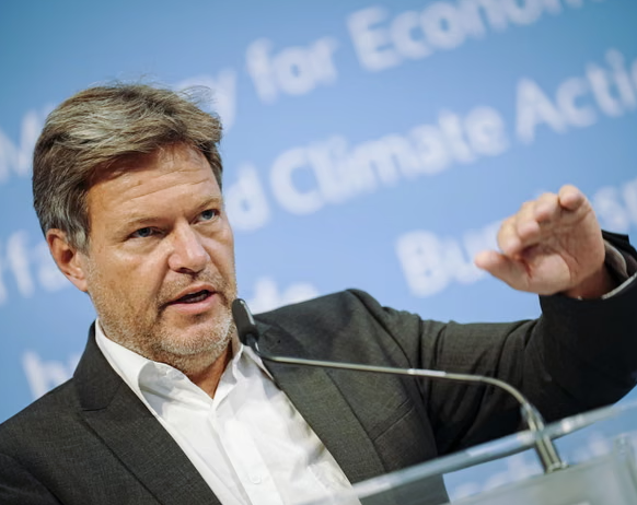 Global Politics as Weaponry: German Ex-Minister on a Potential Trump Second Term