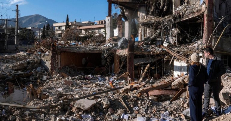 Trump's Iran Strategy Triggers Widespread US Backlash