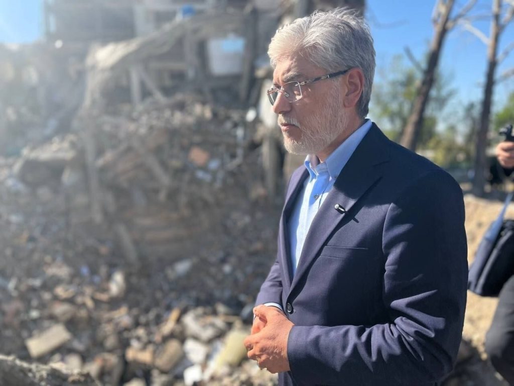 Iran Welcomes U.S.-Expelled Academics, Boosts University Internet Amidst Challenges